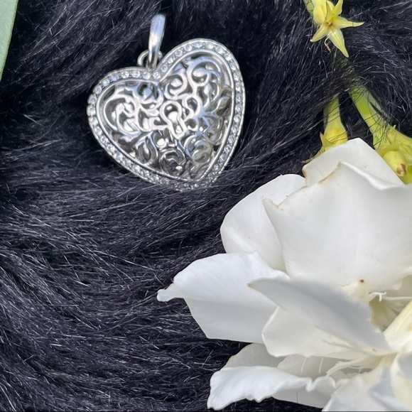 Origami owl exclusive retired sentiments silver filagree heart pendant - Picture 1 of 8